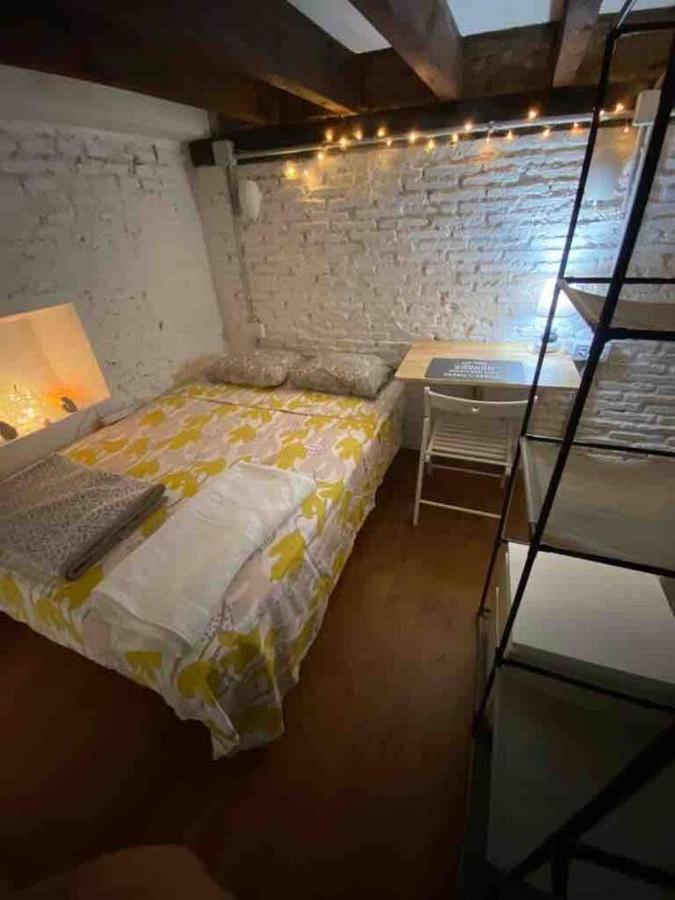 Airbhouse Private Rooms & Apartments Sevilla Exterior foto